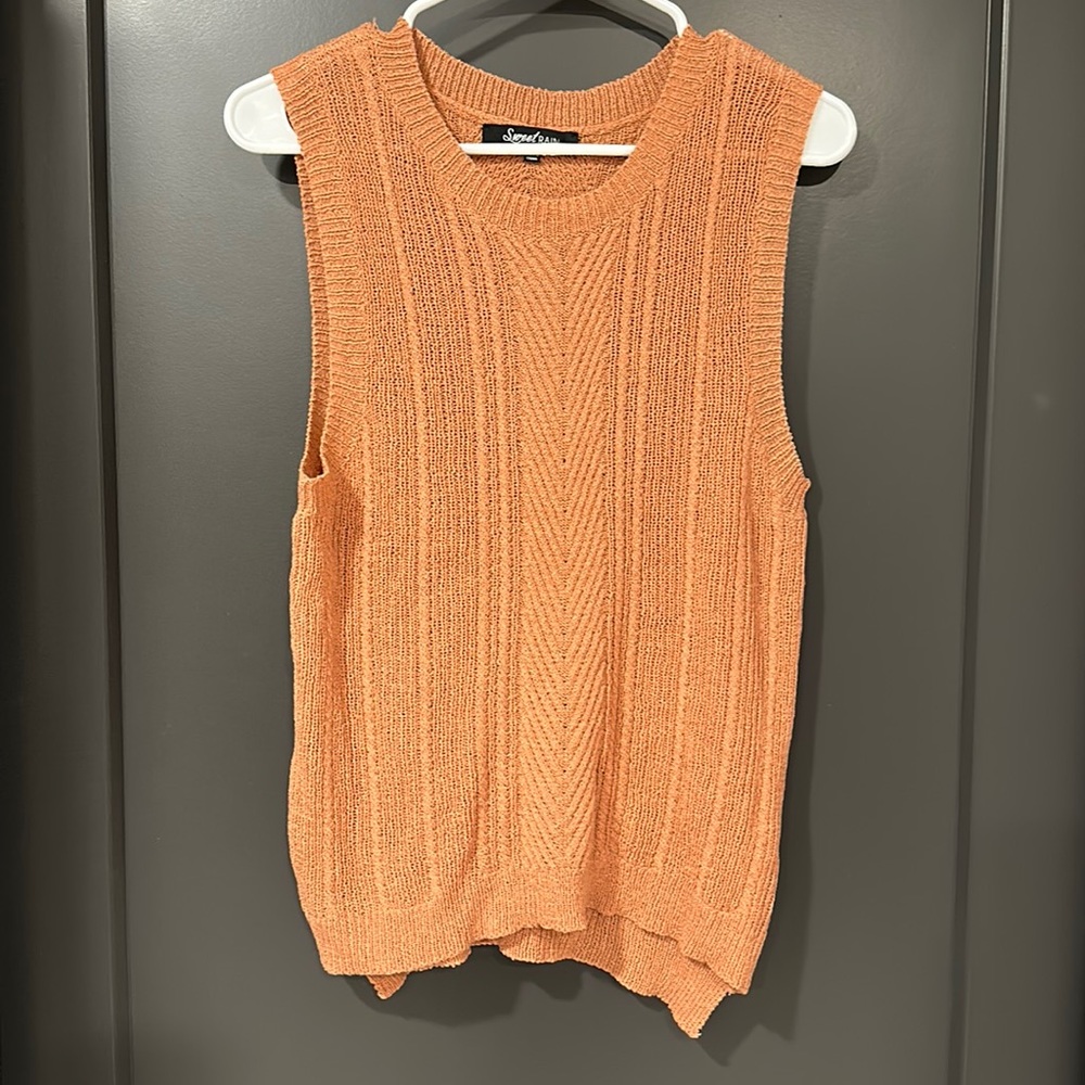 Sweater vest